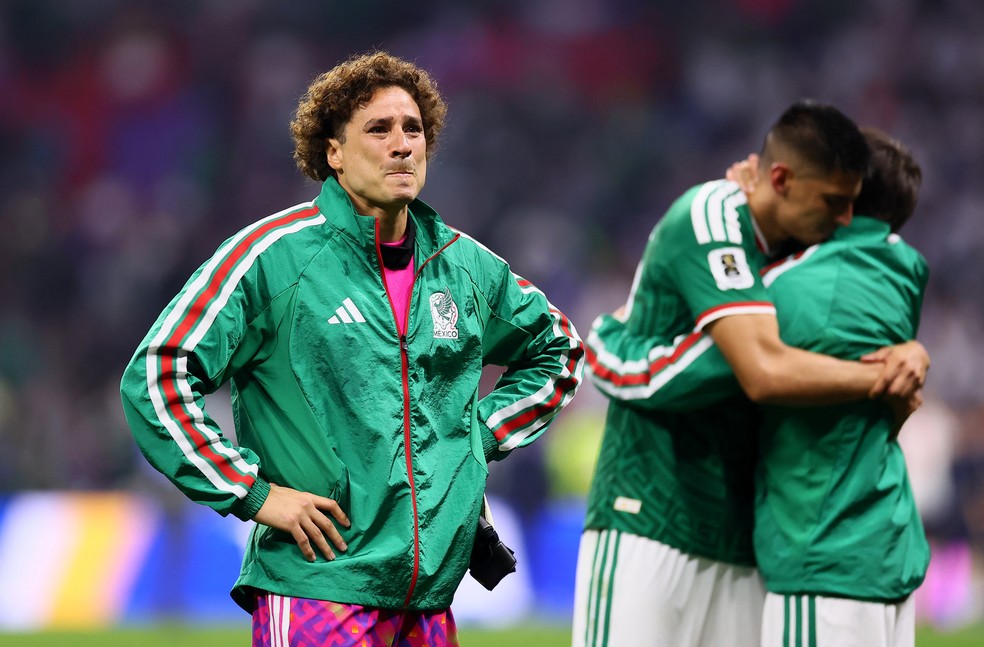Guillermo Ochoa chora com eliminação do México para a Inglaterra na Copa do Mundo — Foto: Eloisa Sanchez/Reuters