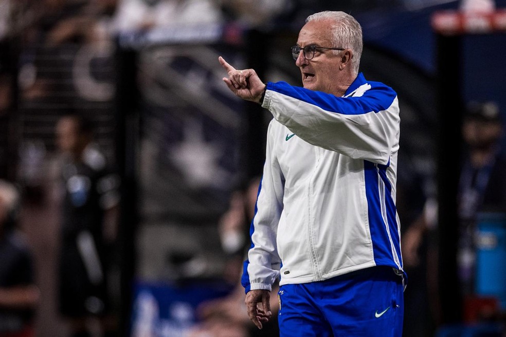 Dorival Júnior fez primeira convocação após a Copa América — Foto: Pedro Martins / Foto FC