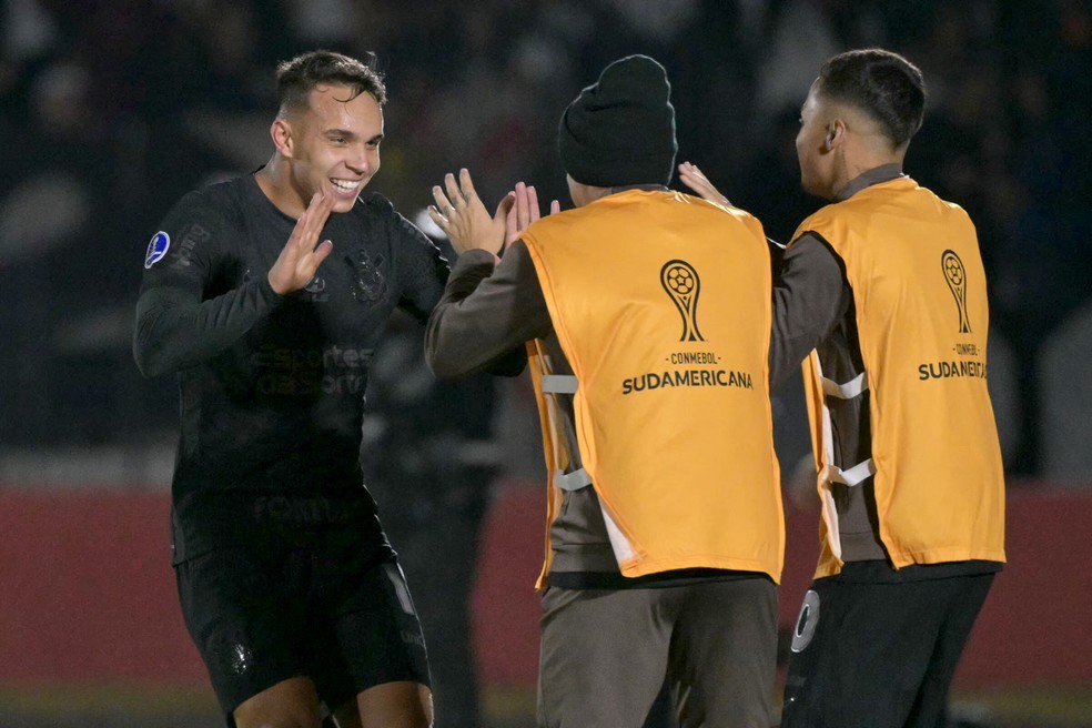 Giovane comemora gol do Corinthians contra o Bragantino — Foto: NELSON ALMEIDA / AFP