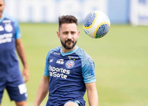 Bahia divulga lista de relacionados com Everton Ribeiro para duelo contra Grêmio.