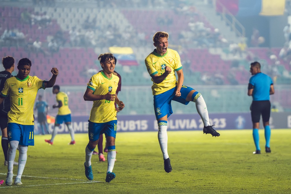 Dell comemora gol pela seleção brasileira contra a Venezuela — Foto: Divulgação / CBF Futebol