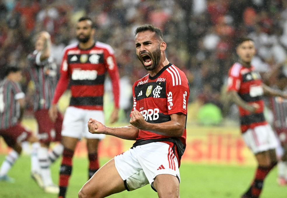 Sampaoli elogia jogo do Flamengo e explica Arrascaeta no banco