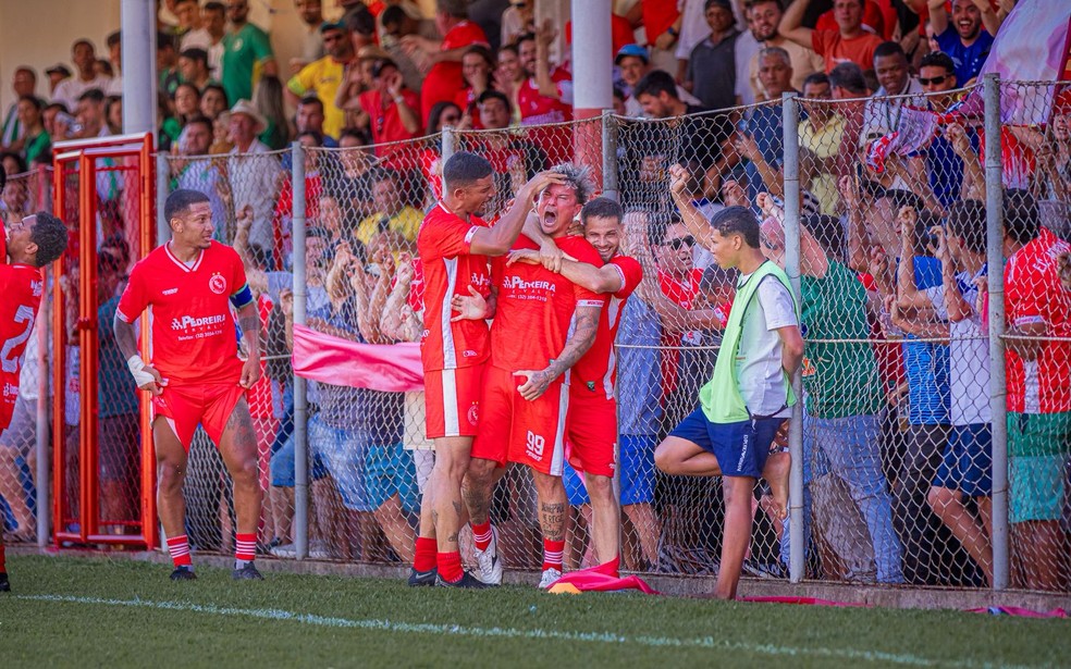 Edu atacante Montanhês — Foto: Brunno Estevão