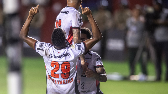 Willian Oliveira comemora gol