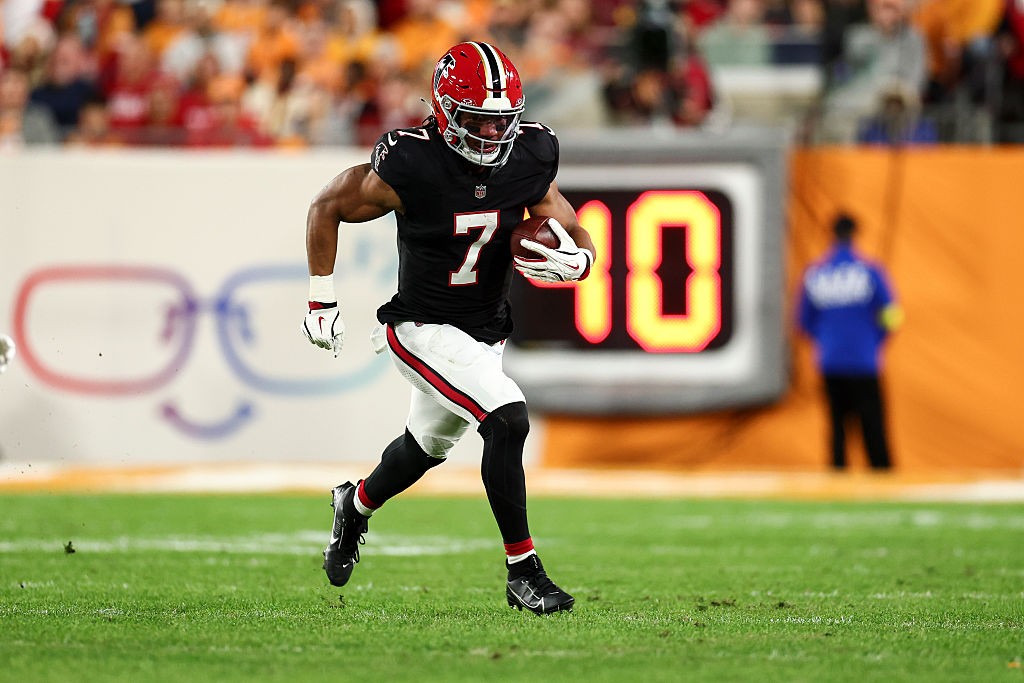 Bijan Robinson quebra recorde e vira running back mais bem pago da NFL