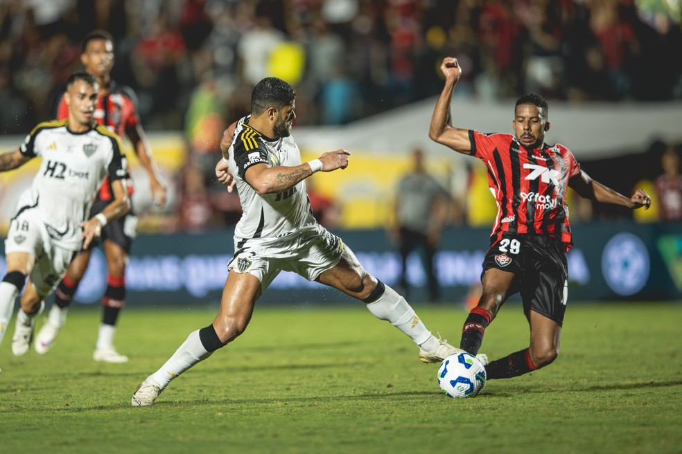 Hulk em atuação na derrota para o Vitória — Foto: Pedro Souza / Atlético