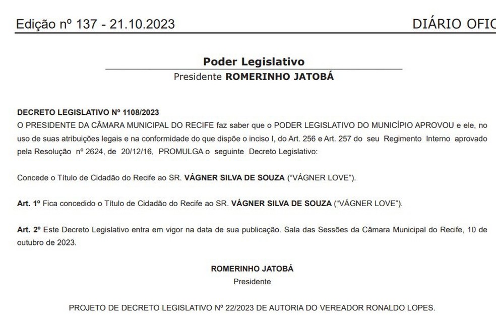 Câmara dos vereadores concede título de "Cidadão do Recife" ao atacante Vagner Love — Foto: Reprodução