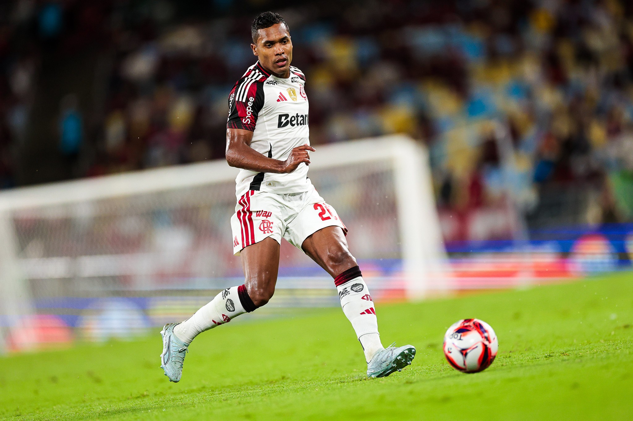 Alex Sandro Reforça Comprometimento do Flamengo em Meio à Crise: Resultados Mudaram, Mas Nossa Dedicação Permanece