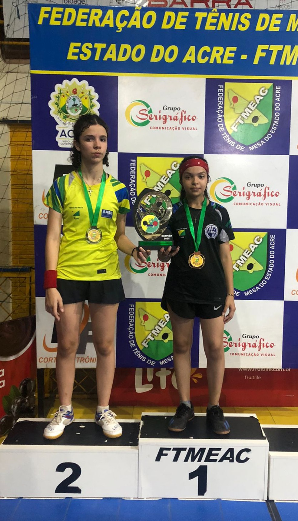 Pódio da categoria Absoluto D Feminino na 6ª e última etapa do Acreano de Tênis de Mesa 2025 — Foto: Divulgação/FTMEAC
