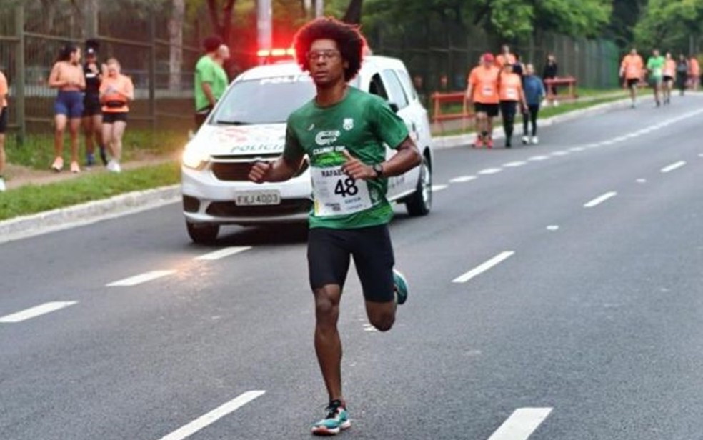 Atleta poços caldense conquista o décimo lugar geral na Maratona de São Paulo neste domingo(7) — Foto: Reprodução Caldense