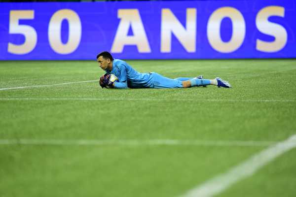 Marchesín esclarece possível negociação de saída do Grêmio no futebol brasileiro.