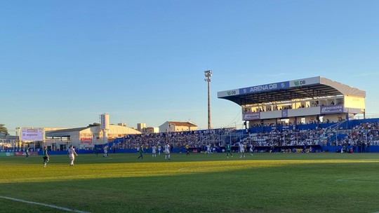 Em jogo com duas viradas, URT bate Caldense e se garante na segunda fase do Módulo 2 do Mineiro