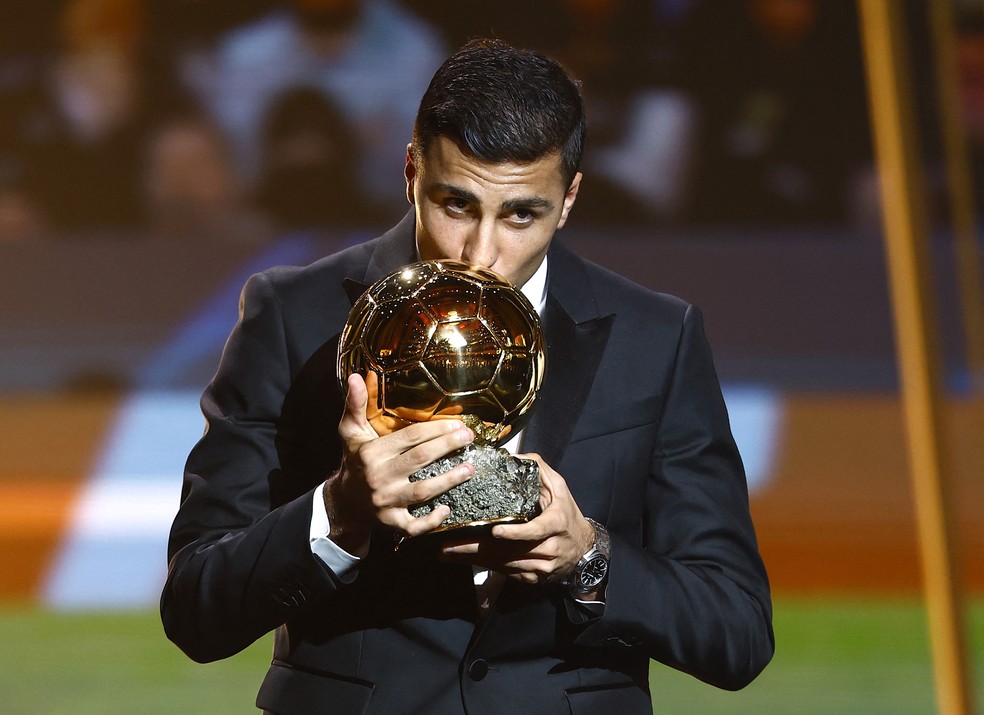 Atual vencedor, Rodri aposta no PSG para Bola de Ouro: "Por mérito, Dembélé ou Vitinha"