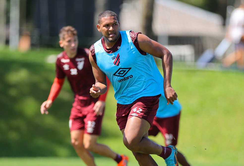 Atacante Wesley deve reforçar o Atlético Paranaense nesta quarta-feira