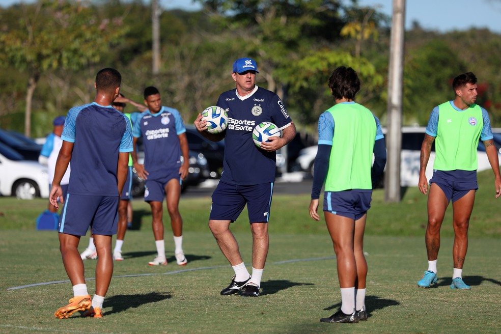Rogério Ceni tem quatro vitórias e três derrotas no comando do Bahia — Foto: Felipe Oliveira / EC Bahia