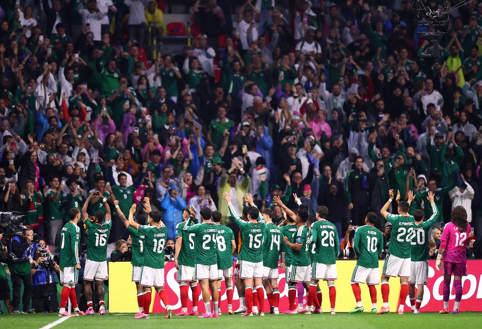 Jogadores do México celebram a classificação