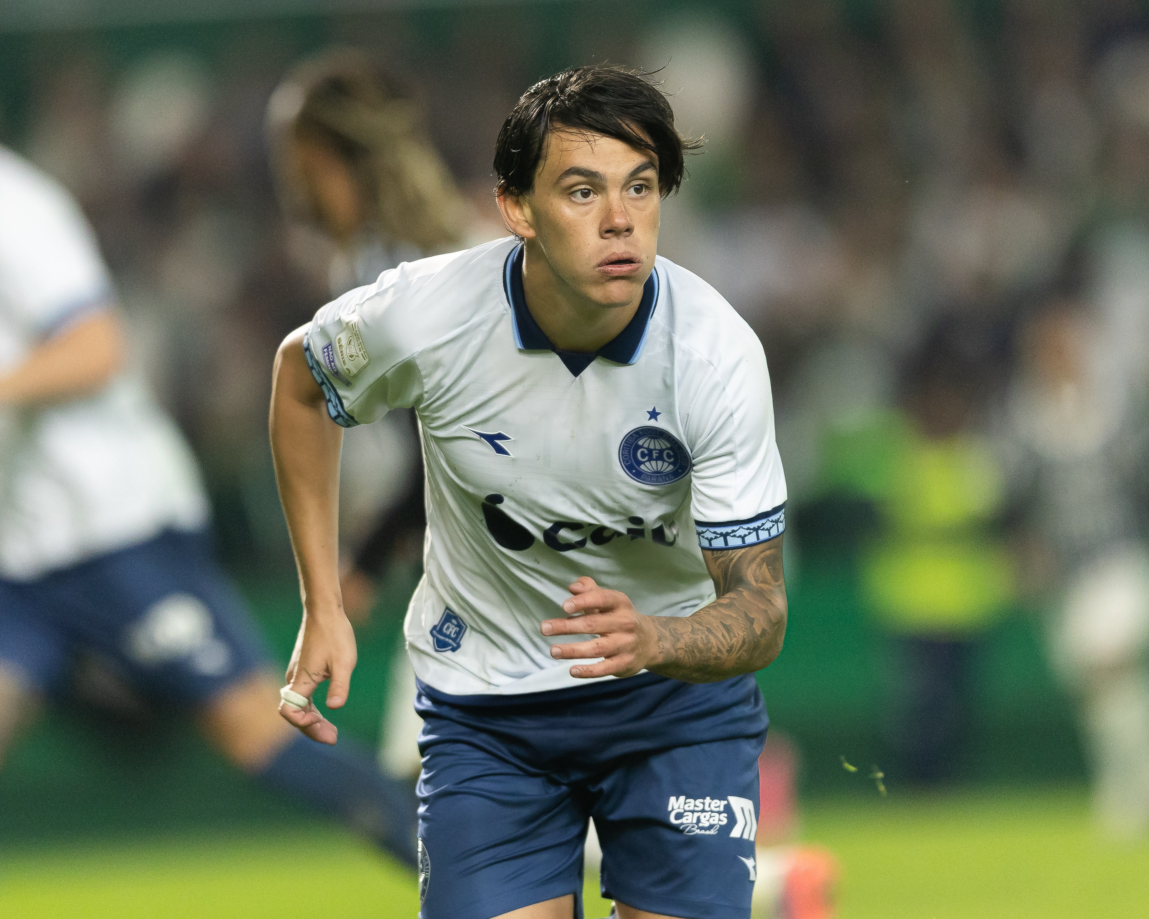Santos fecha venda de JP Chermont para clube dos Emirados Árabes