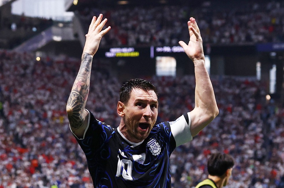 Messi vibra em Inglaterra x Argentina — Foto: Reuters