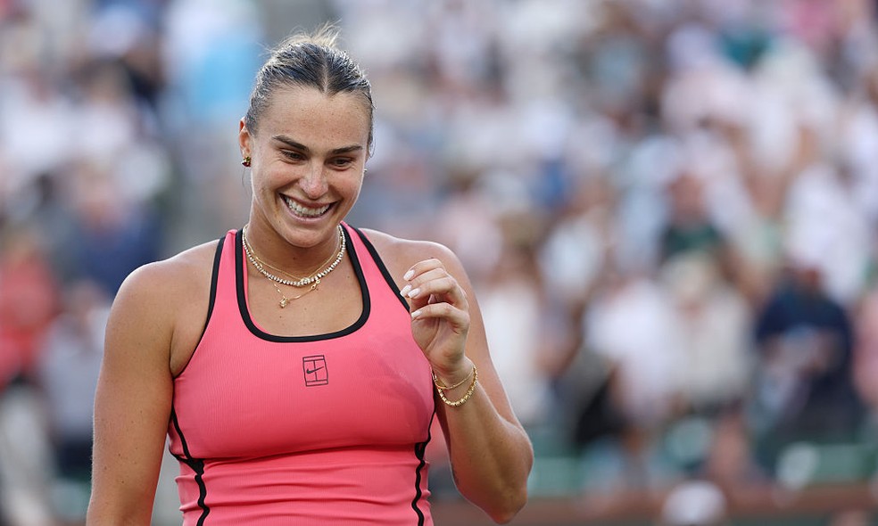 Aryna Sabalenka comemora ponto no WTA 1000 de Indian Wells — Foto: Getty Images