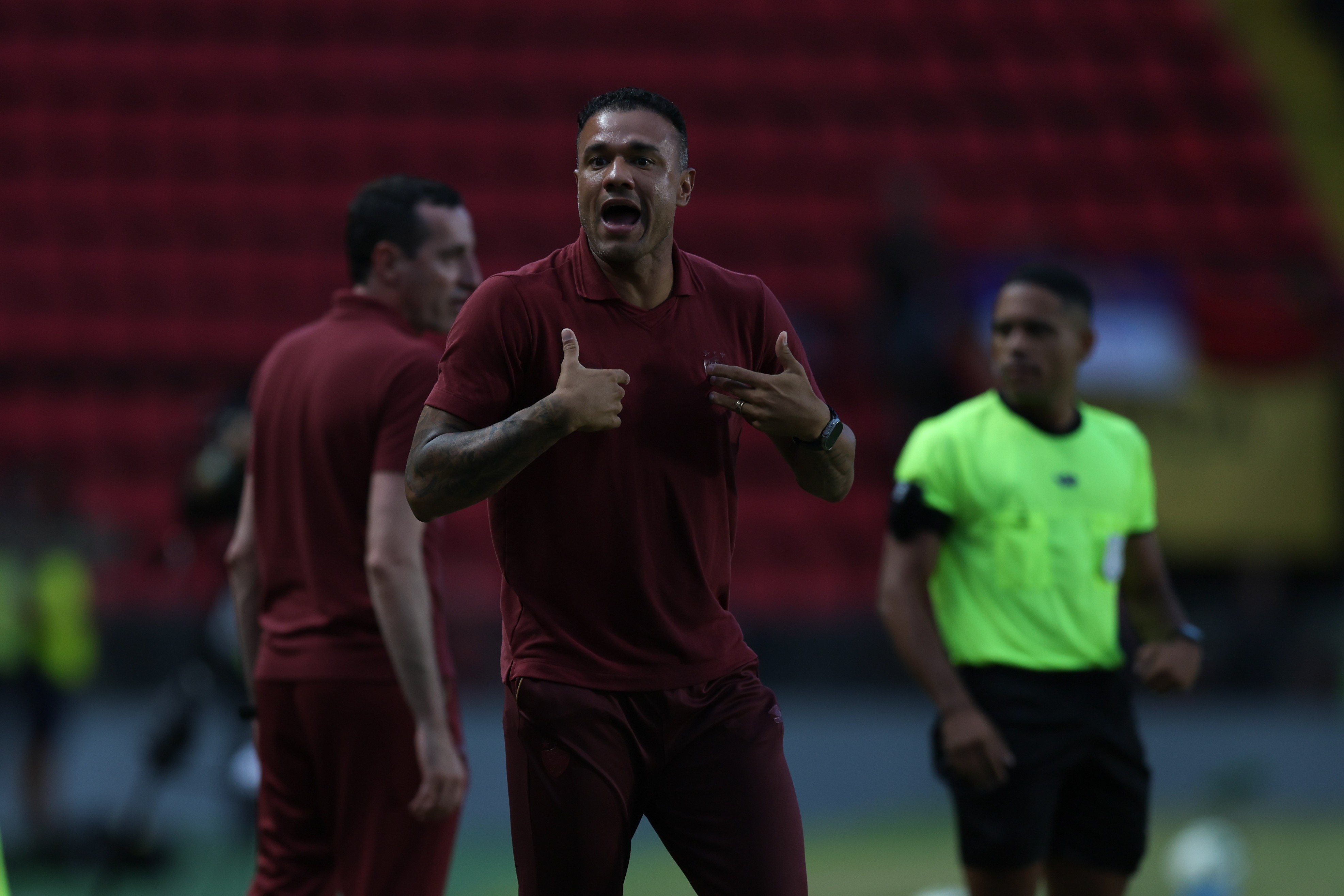 Roger Silva pode ser campeão pelo Sport como jogador e técnico | Ge