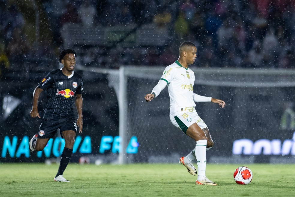 Caio Paulista em Bragantino x Palmeiras — Foto: Fabio Moreira Pinto/AGIF