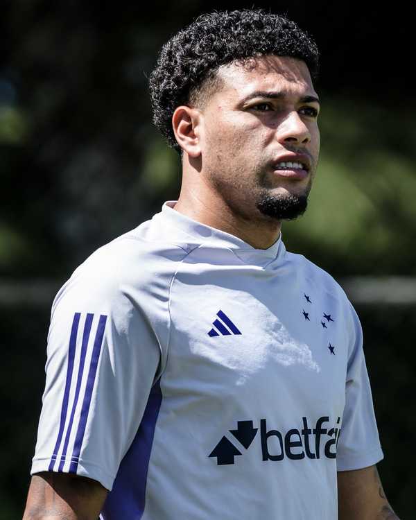 Oferta da Bulgária: Filipe Machado do Cruzeiro negocia saída por fora de jogo.