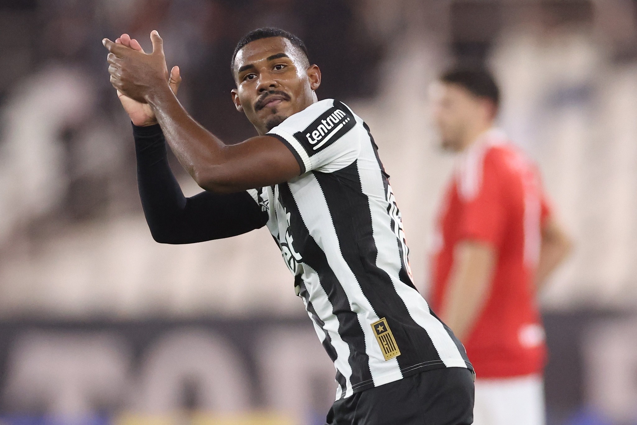 Em recuperação de lesão, Cuiabano deve retornar para jogo de volta entre Botafogo e Vasco, pela Copa do Brasil
