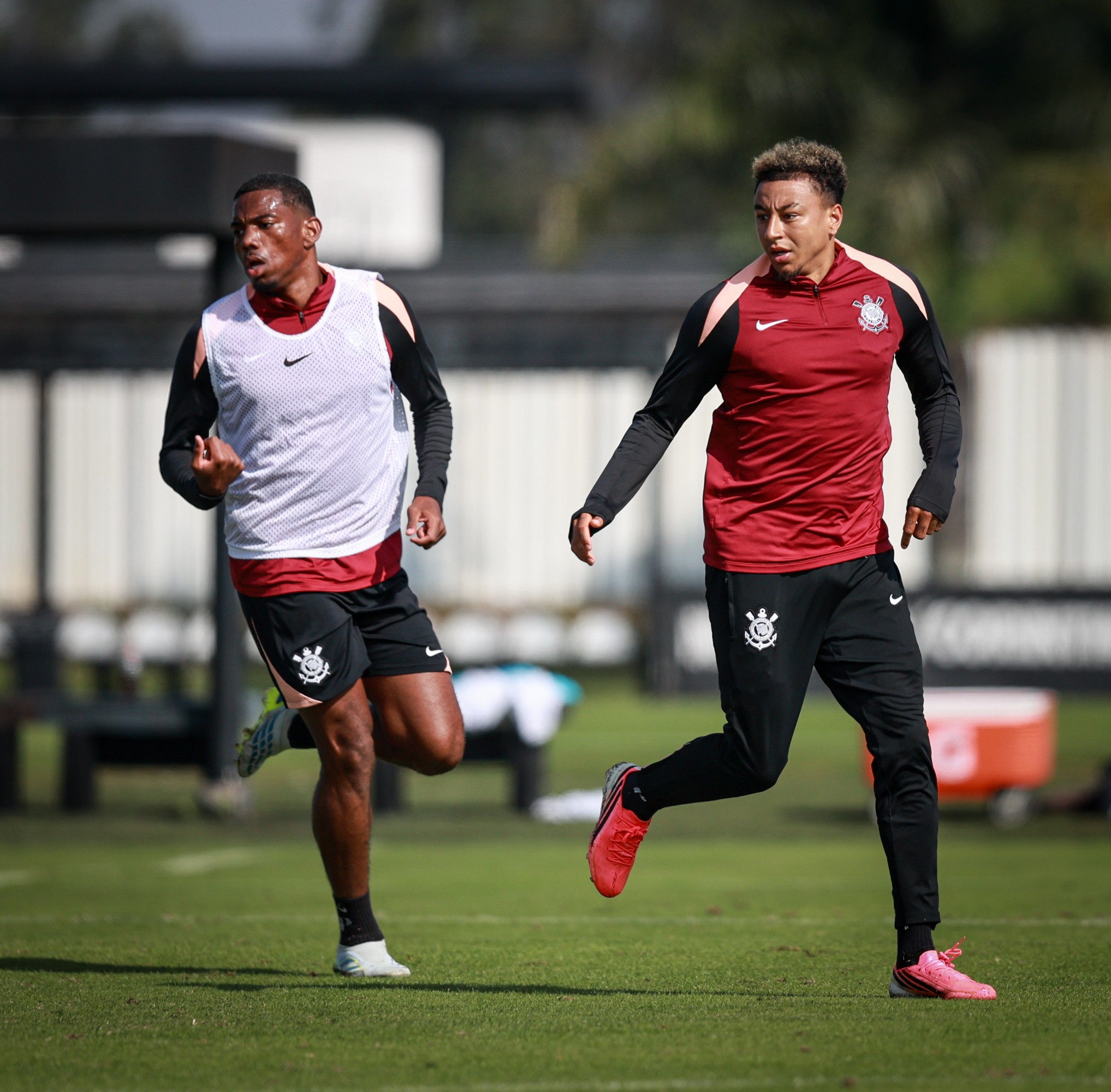 Corinthians se reapresenta e inicia trabalhos táticos antes de amistoso