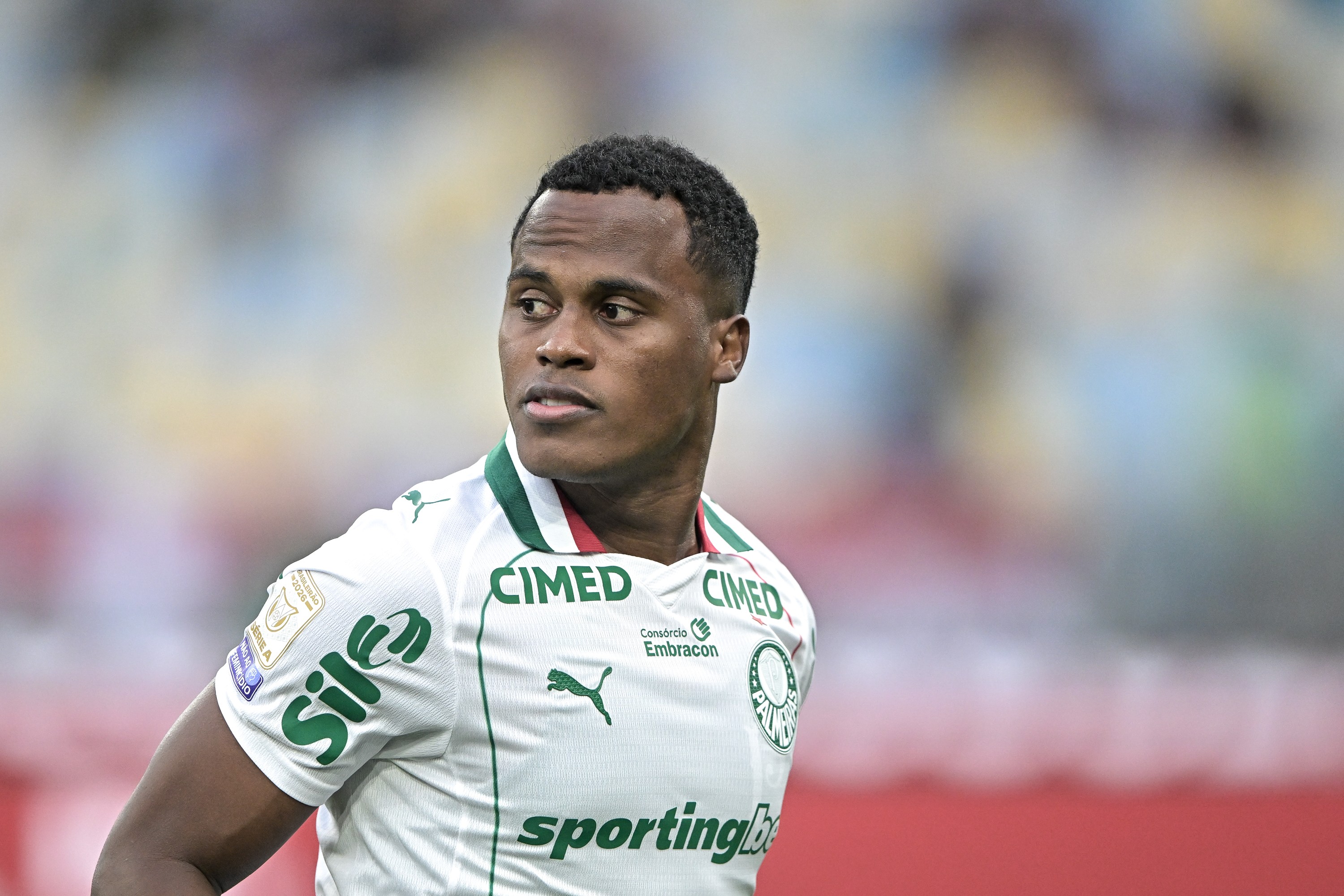 Jhon Arias é vaiado e chamado de 'Judas' em reencontro com torcida do Fluminense contra o Palmeiras