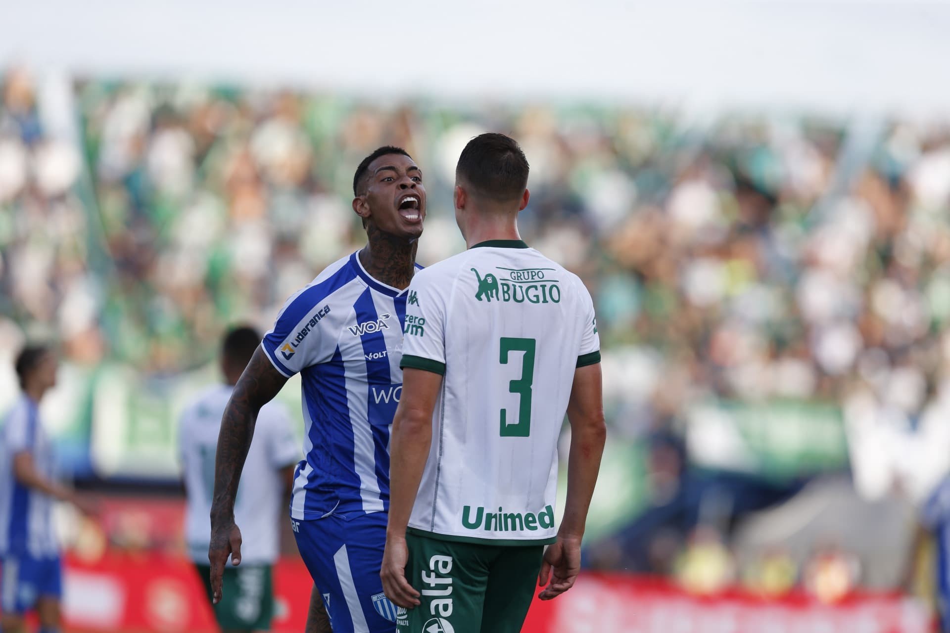 Chapecoense e Avaí se enfrentam em duelo equilibrado