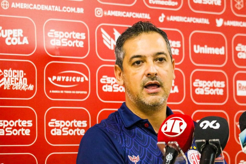 Marquinhos Santos diz que América-RN é 'gigante adormecido' — Foto: Augusto César Gomes