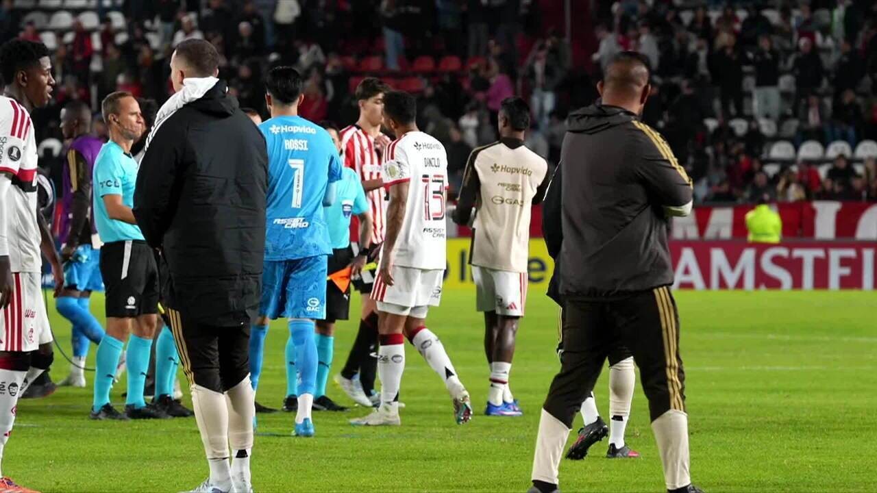 Danilo Ignora Rival Após Falta Grave em Bruno Henrique durante Confronto com Estudiantes