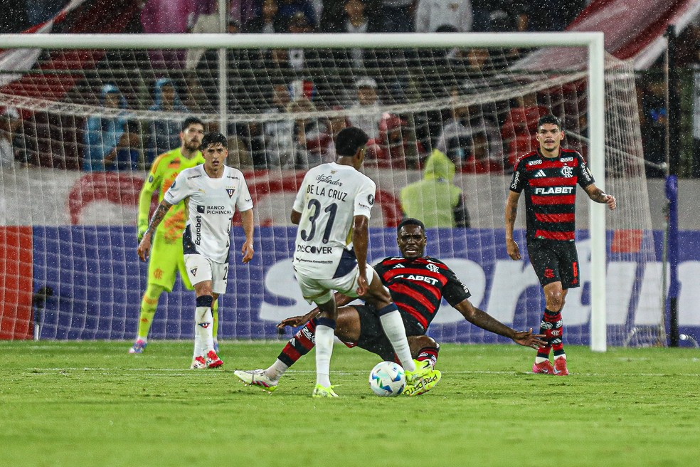 Flamengo chegou � segunda partida seguida sem vencer na Libertadores � Foto: Gilvan de Souza/CRF