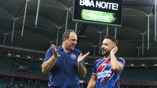 Everton Ribeiro elogia Ceni no Bahia: "Diferença muito grande do que era com o Flamengo"