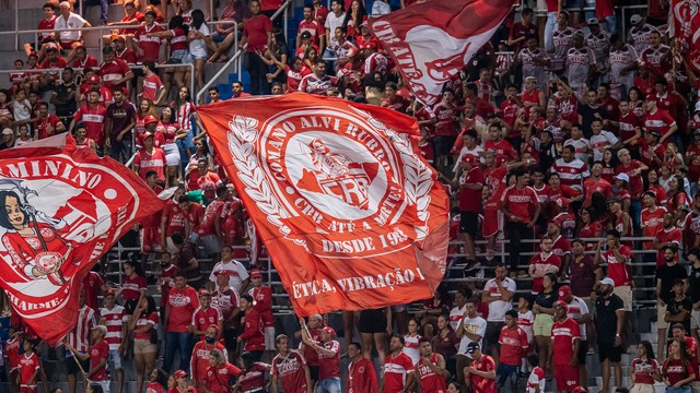 Torcida do CRB no Rei Pelé