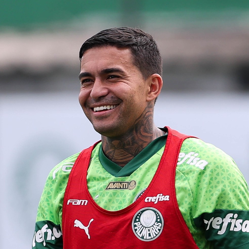 Dudu durante treino do Palmeiras na Academia de Futebol