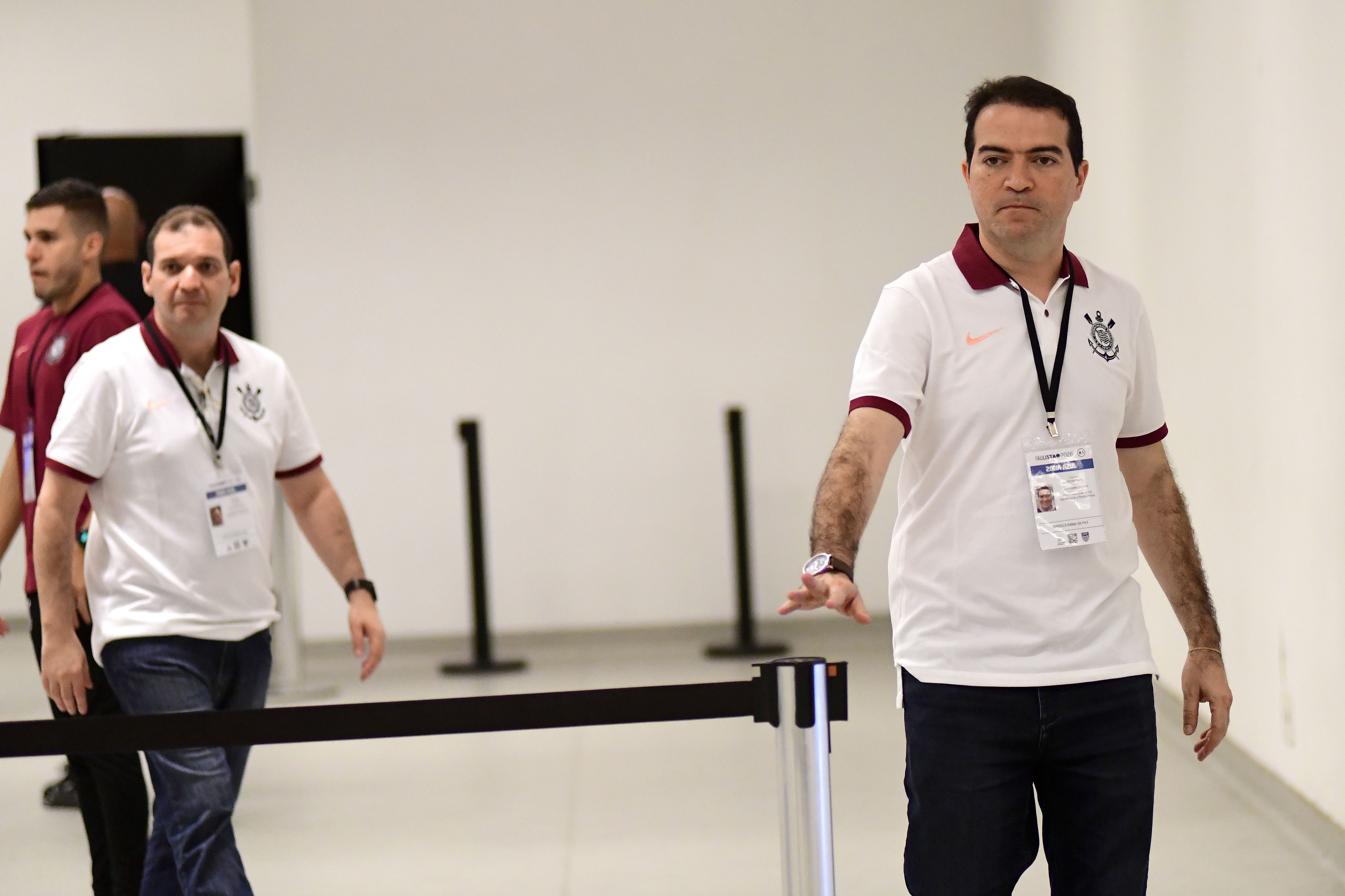 Corinthians acelera no mercado e define prioridades para reforçar elenco de Dorival