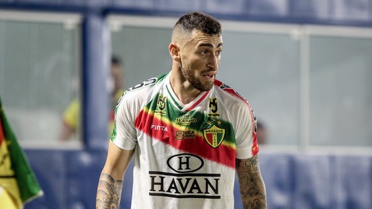 Paulinho Moccelin desabafa e pede agilidade para retorno do Brusque ao Augusto Bauer