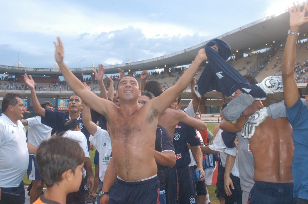 Artur Oliveira se despediu do futebol como atleta profissional no Remo, em 2004 — Foto: Raimundo Paccó/O Liberal