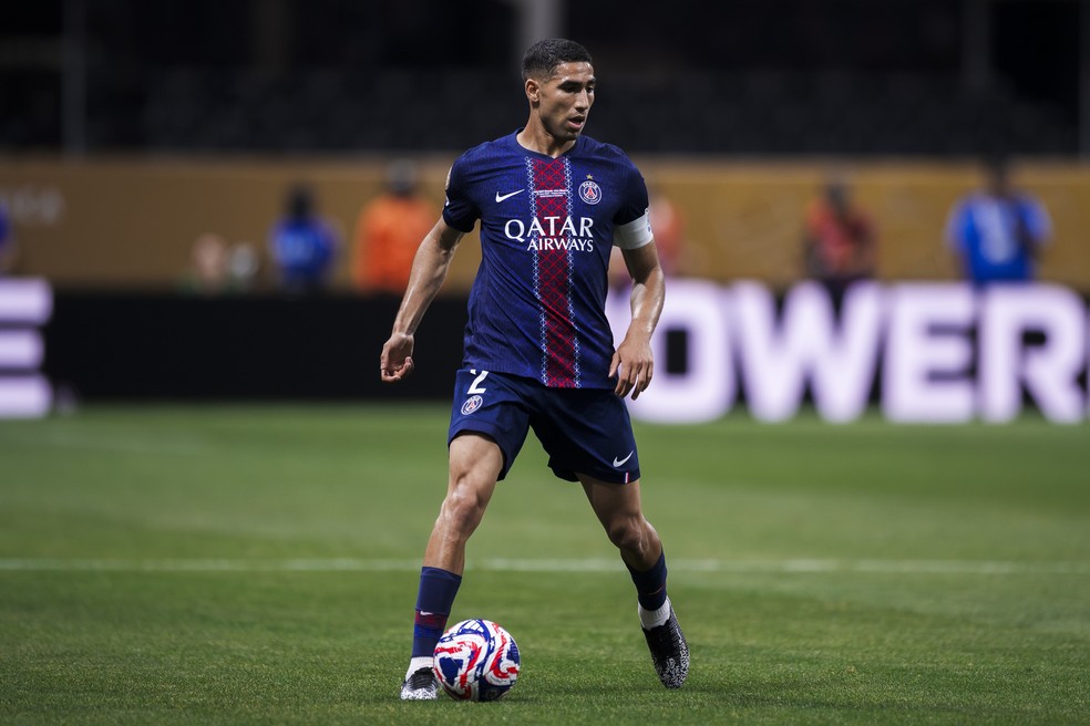Hakimi em ação na Copa de Clubes: lateral é um dos destaques do PSG na temporada — Foto: Nicolò Campo/LightRocket via Getty Images