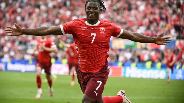 Embolo comemora gol pela Suíça contra Hungria pela Eurocopa