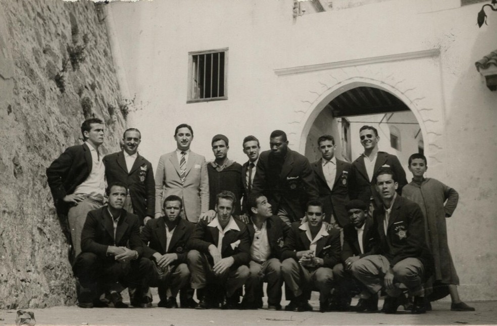 Delegação da Portuguesa-RJ na excursão de 1956 — escola brasileira no Marrocos