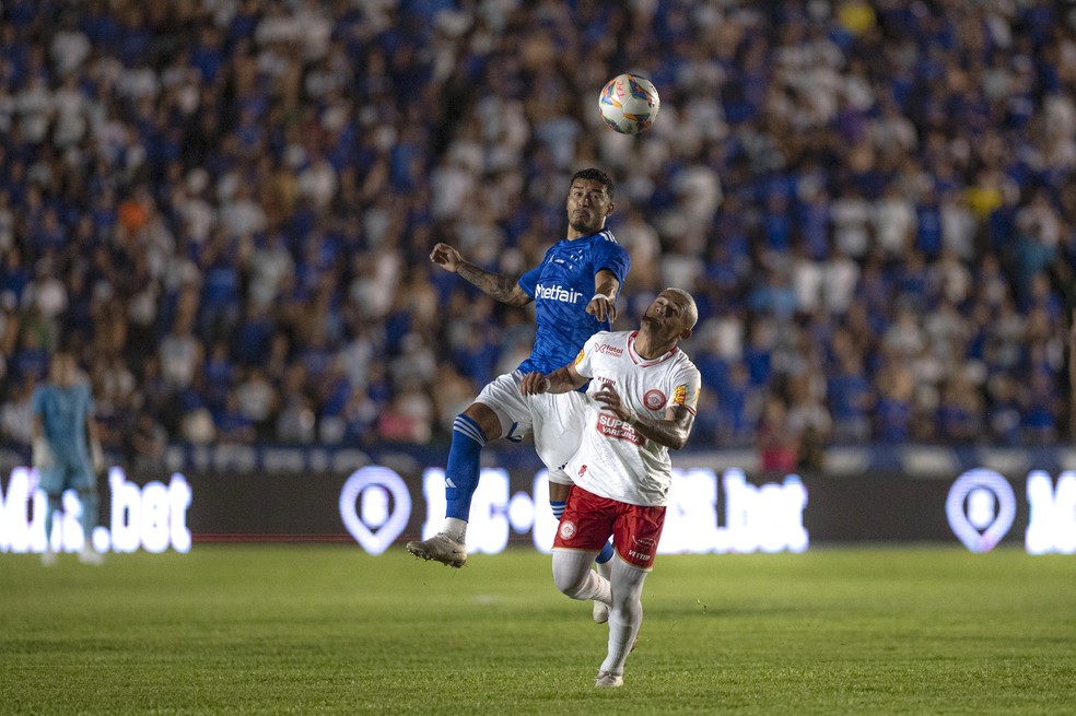 Tombense e Cruzeiro ficaram no 0 a 0 no jogo de ida das semifinais do Campeonato Mineiro