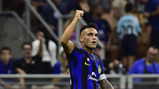 Técnico da Inter de Milão diz que Lautaro Martínez merece Bola de Ouro