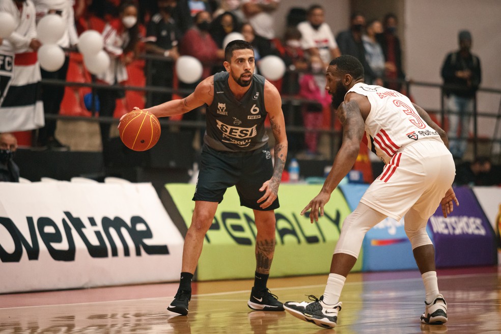 Com fim de jogo emocionante, Basquete Tricolor bate o Franca e abre  vantagem na final do Paulista - SPFC