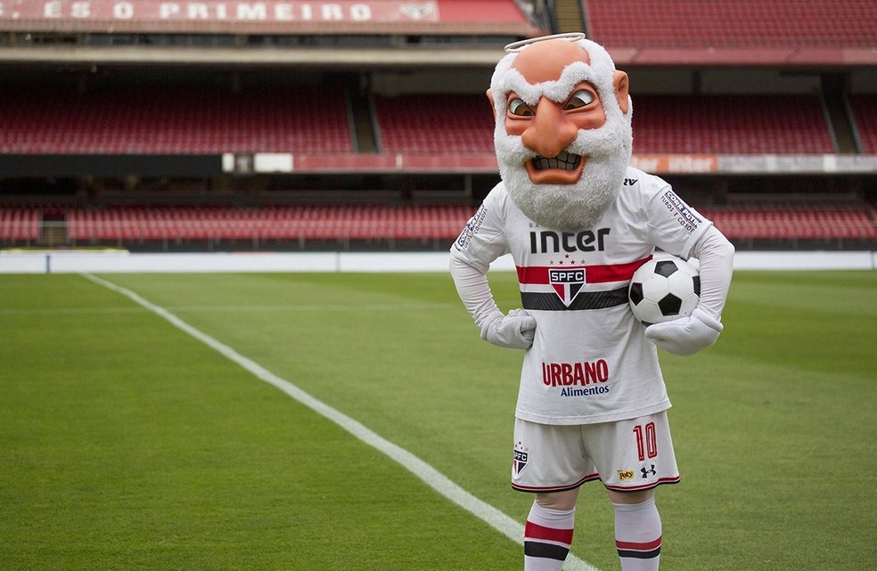 Santo Paulo ganhou uma versão 'pistola', em alusão ao Canarinho da Seleção — Foto: Reprodução