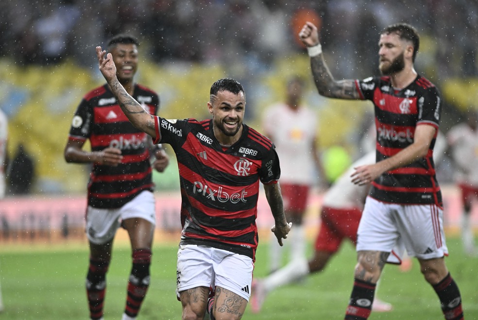 Michael comemora gol do Flamengo contra o Bragantino — Foto: André Durão