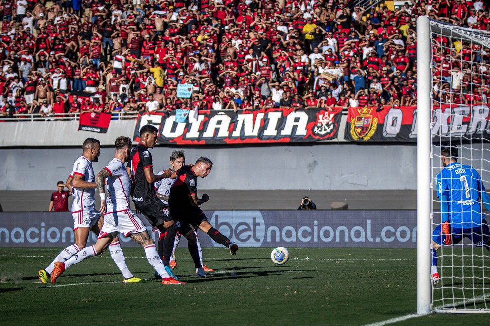 Atlético-GO x Flamengo no Serra Dourada