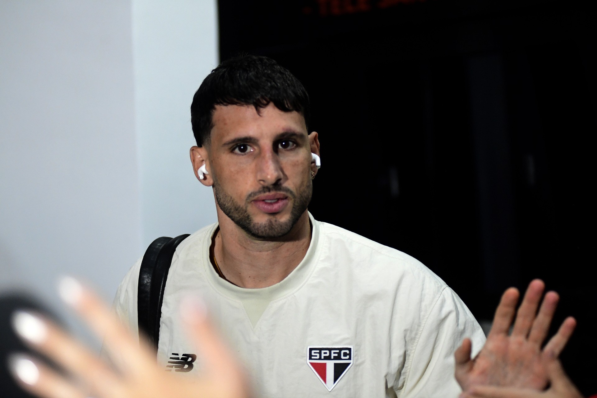 São Paulo reduz valores em proposta de renovação para Calleri