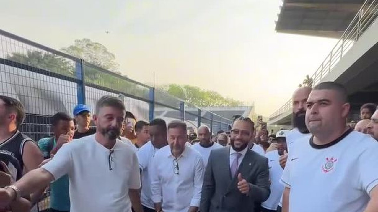 Memphis Depay é recebido com tradicional sireneroleta ganhandosede do Corinthians